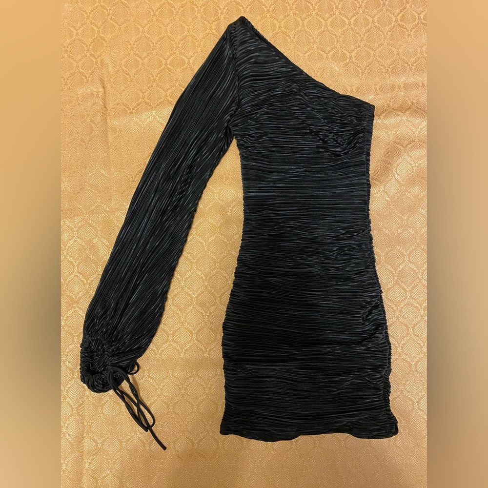 Lucy in the Sky One-Shoulder Black Asymmetrical Dress